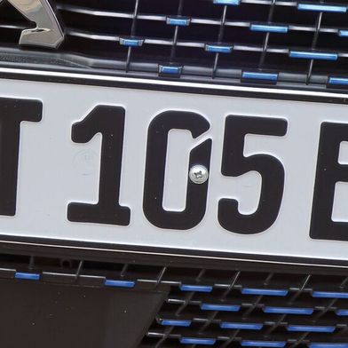 Das E-Kennzeichen soll künftig zur Einfahrt in Umweltzonen genügen. (Bild: Grimm – »kfz-betrieb«)