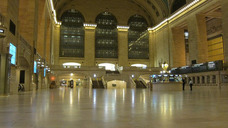 Die Grand Central Station, nachdem der Zugverkehr eingestellt wurde. Den größten Bahnhof der Welt bevölkern normalerweise rund 60.000 Reisende pro Tag (Foto: Metropolitan Transportation Authority / Aaron Donovan)