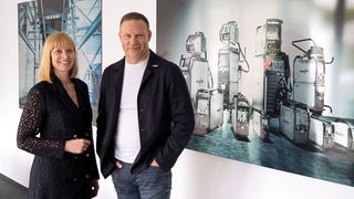 Die neue Doppelspitze von EWM: Susanne Szczesny-Oßing (CEO) und Frank Bartels (CTO). (Bild: EWM)