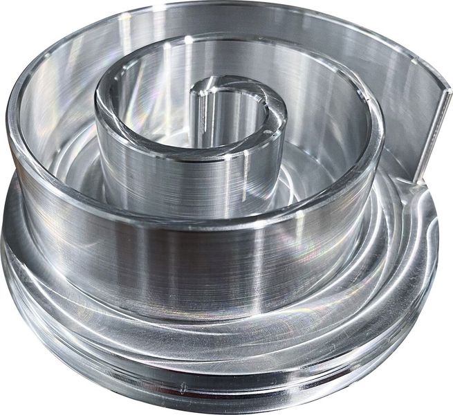 Scrollverdichter bestehen im Wesentlichen aus zwei Funktionsbauteilen mit ineinandergreifenden Spiralen, die hochpräzise zerspant werden müssen.  (Bild: pL Lehmann)