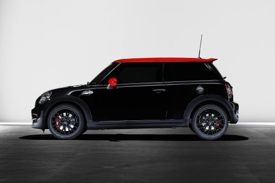 Würzige 211 PS machen den „JCW“ im Kleinwagensegment unangreifbar – aber was heißt beim Mini schon Kleinwagen. (Archiv: Vogel Business Media)