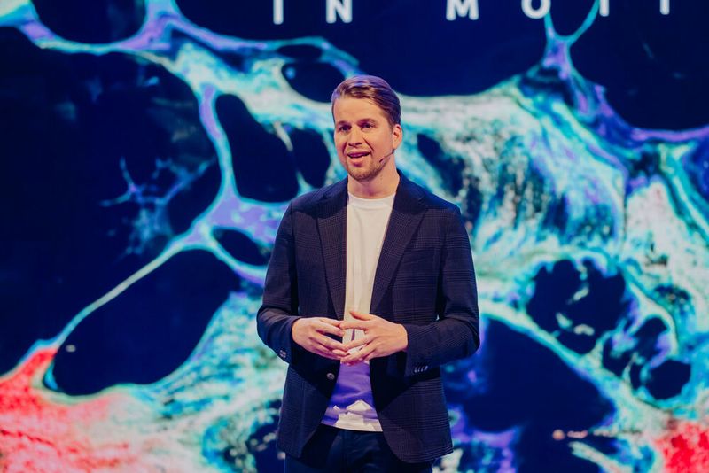 d.velop-Vorstand Sebastian Evers betonte in seiner Keynote die gesellschaftliche Verantwortung von Unternehmen. (Bild: d.velop)