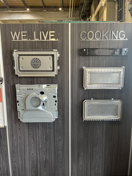 In Traunreut fertigt BSH unter anderem die Blechteile für den Bereich Cooking. (Bild: Raziol)