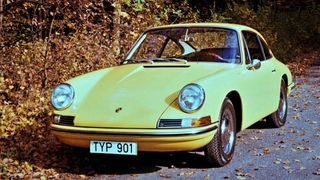 Im Urheberrechtsstreit um das Design des Porsche-911 (hier der erste Prototyp) ergeben sich neue Sachverhalte. Die Chance, dass die Tochter des ehemaligen Chefkonstrukteurs Komenda die geforderten Millionen bekommt, erhöht sich aber nur geringfügig. Hier mehr dazu. (Porsche)