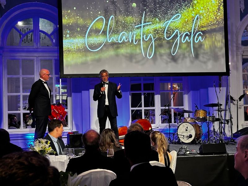 Schirmherr Erdal Keser stellt seine Organisation 