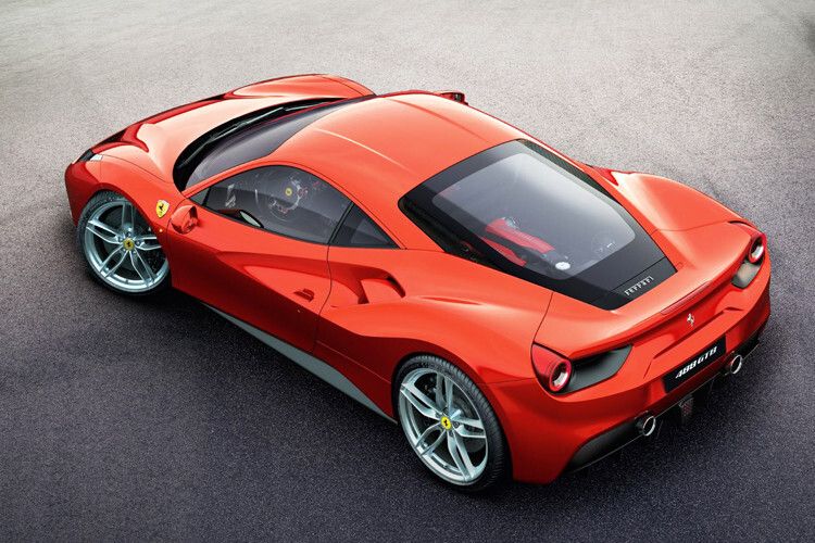 Verbesserte Fahrleistungen: Den Spurt auf Tempo 100 bewältigt der neue Ferrari-Sportler in 3,0 Sekunden, weitere 5,3 Sekunden später wird die 200er-Marke erreicht. Die Höchstgeschwindigkeit des Italo-Boliden gibt Ferrari mit über 330 km/h an. (Foto: Ferrari)