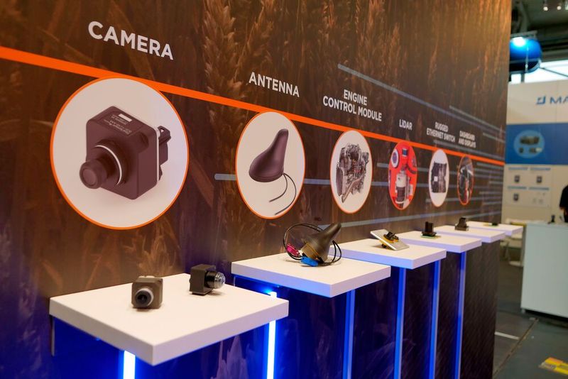 Verbindungs- und Sensortechnologie gab es bei TE Connectivity zu sehen. Auf der Bauma konzentriert sich das Unternehmen auf Technik, die besonders in schwierigen Umgebungen einsatzfähig bleibt.  (Bild: Sandro Kipar/VCG)