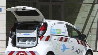 Der Elektrotransporter i0n Cargo wurde speziell für Servicetechniker und Handwerker konzipiert (Bild: Peugeot)