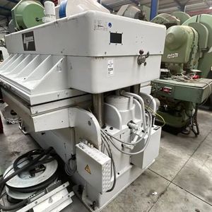 Auch eine Hydraulikpresse von Sandt ist unter den zu versteigernden Positionen.(Bild:  Surplex)