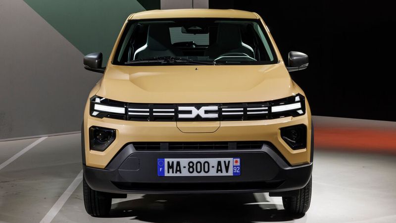 Das Tagfahrlicht mit Y-Signatur tragen bereits andere Dacia-Modelle. (Bild: Dacia)