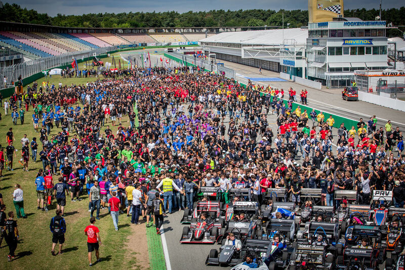 113 Teams aus mehr als 25 Nationen kämpften vom 8. bis zum 14. August 2016 um den Sieg bei Formula Student Germany 2016 am Hockenheimring. (FSG/Bergan)