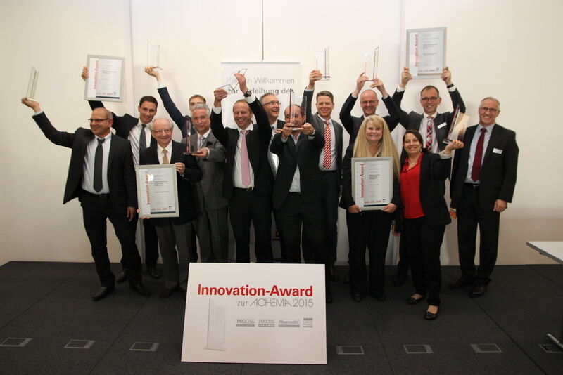 We are the champions: Group shot of the winners of the eight categories of the Innovation Awards (PROCESS)