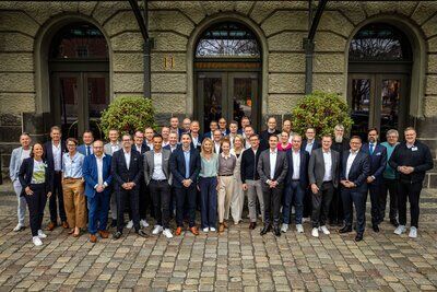 Die Teilnehmer des 22. IT-Executive Summits, der im Telegraphenamt in Berlin stattfand.(Bild:  Vogel IT-Medien)