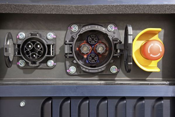 Das Ladesystem des Fuso Canter E-Cell (Daimler)