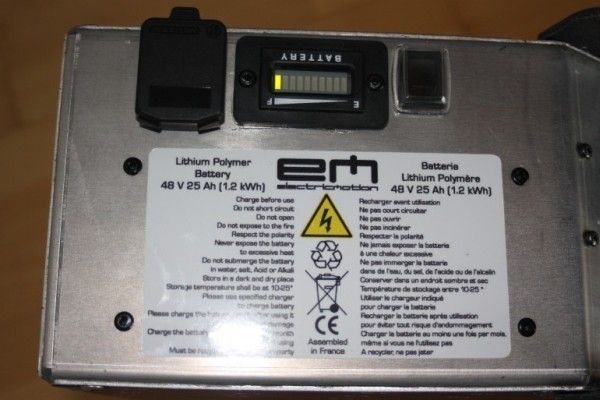 Nahaufnahme des Litium-Polymer-Akkupacks (Electric Motion)