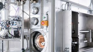 Das Messgerät vereinigt drei Prüfungen in einem Gerät: Silikonöl, Restfeuchte und Dichtigkeit. (Bild: GEA Lyophil)