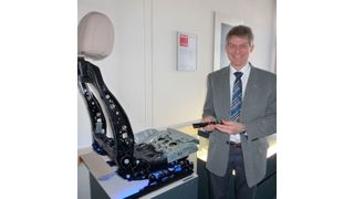 „Elektrisch gesteuert fährt die Fersenstütze im Fahrzeugsitz auf einer von uns entwickelten Linearführungs-Baugruppe ein und aus“, erläutert Marketingmanager Daniel Hoefer. „Die gemeinsam mit dem Kunden definierten Schnittstellen zur Anbindung an die Sitzstruktur und die Antriebseinheit vereinfachen die Montage und reduzieren die Teilvielfalt.“ (Bild: Finus)