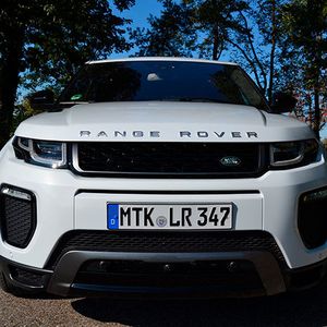 Frische Akzente setzen neue Stoßfänger und Kühlergrilldesigns sowie die optionalen Voll-LED-Scheinwerfer.(Foto:  Michel)