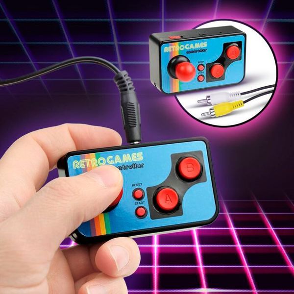 Kommt immer gut unter dem Weihnachtsbaum: die Retro-Mini-Spielekonsole mit über 200 Games. Für 24,95 Euro ist die Konsole bei Monsterzeug zu haben. (www.monsterzeug.de)