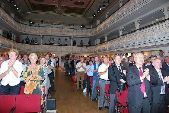 Die rund 500 Teilnehmer verabschiedeten ihren scheidenden Präsidenten Friedrich Nagel mit minutenlangem stehenden Applaus. (Archiv: Vogel Business Media)