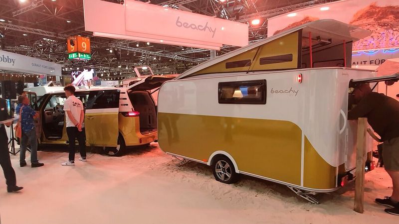 Hobby präsentiert in Düsseldorf die Studie „Beachy Air“. (Bild: Mauritz – »kfz-betrieb«)