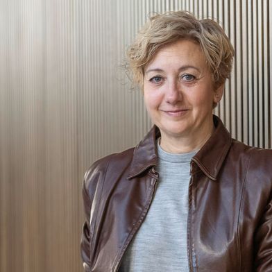 Anabel Andión Lomero übernimmt zum 1. März 2026 die Geschäftsführung und Werkleitung von Volkswagen Autoeuropa in Portugal. Sie startete 2001 im Versuchsbau von Seat und Cupra. Ab 2018 übernahm sie die Leitung der digitalen Fertigung im Vorseriencenter von Audi in Ingolstadt. Von 2020 bis heute leitet sie das Vorseriencenter bei Seat und Cupra. (Bild: Volkswagen AG)