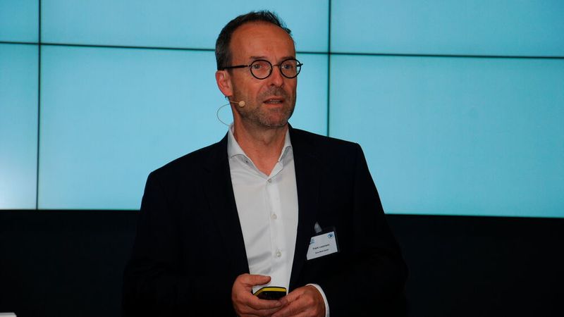 Die herausforderungen bei der Herstellung von Reisemobilen kennt Frank Lessmann, technischer Leiter Eura Mobil, ganz genau. (Wenz|Fahrzeug+Karosserie)