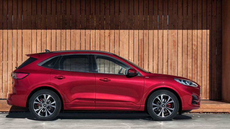 Für die Probleme mit den Traktionsbatterien in jüngeren Kuga-Plug-in-Hybriden gibt es noch immer keine Lösung. (Bild:  Ford)