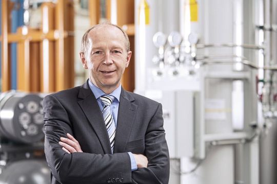 Frank Fuchs, Geschäftsführer von Roth Hydraulics, ist überzeugt, dass hohe Qualität und Zuverlässigkeit der gelieferten Hydrospeicherlösungen die Basis für langjährige Partnerschaften bilden.(Bild:  Roth Hydraulics GmbH)