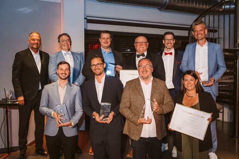 Gruppenbild mit allen Award Gewinnern des Abends. (Bild: KAUFFMANN STUDIOS)