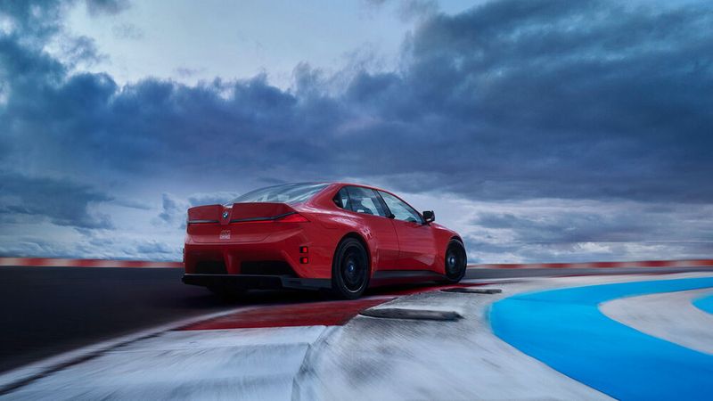 BMW hat in Le Mans das M Concept Neue Klasse vorgestellt – ein Vorgängermodell des elektrisch angetriebenen M3.(Bild:  BMW)