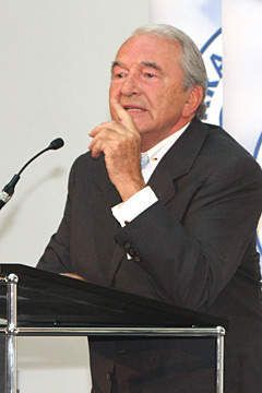 Fritz Haberl diskutiert gerne, wenn es um die Sache des Kfz-Gewerbes ging. (Archiv: Vogel Business Media)