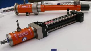 Die verschiedenen Ausführungen der Klemmeinheit Ratio-Clamp benötigen Druck nur zum Entriegeln. (Bild: Hänchen)