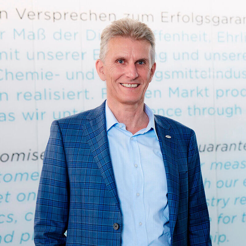 Ulrich Bartel, President der Coperion-Gruppe, und Markus Parzer, President der Polymer Division von Coperion.