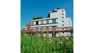 Blick auf den MEA-Produktionsbetrieb in Brunsbüttel (Bild: Lanxess)