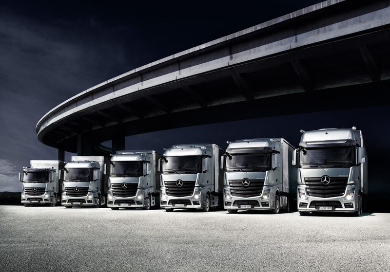 Automobilhersteller wie Daimler verwenden fotorealistische Renderings um Kataloge und Broschüren zu illustrieren; im Bild dargestellt ist der Mercedes-Benz Actros, Exterieur. (Bild: Daimler)