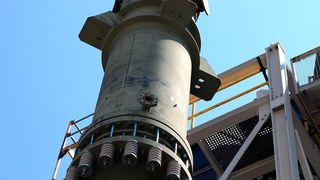 Der von der SGL Group gelieferte Anlagenteil sorgt für die Wiederaufbereitung des verunreinigten HCl  (SGL Group)