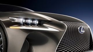 Lexus LF-CC: Kompakter, heckgetriebener Vollhybrid mit 2,5-Liter Benzinmotor (Bild: Lexus)