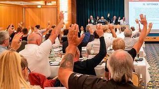 Die Bundestarifkommission der IG BCE beschließt einstimmig den Forderungsbeschluss für die aktuelle Tarifrunde. (IG BCE)