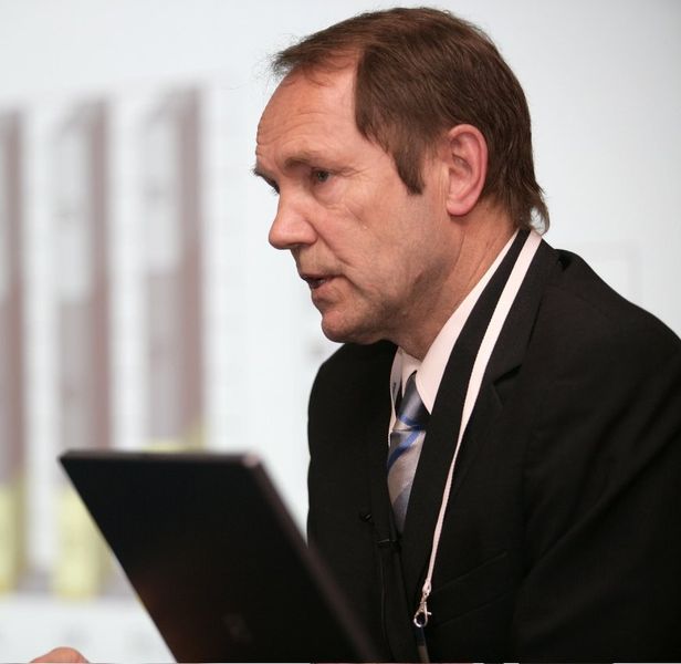 Dr. Geert Böttger, Geschäftsführer der Beratungsgesellschaft Expo + Consulting Associates Ltd., untersuchte Preisentwicklung, Branchendynamik, Nachfragemarkt und Wettbewerbsstrategien im Textil-Servicemarkt. (Archiv: Vogel Business Media)