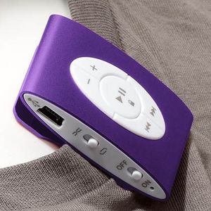Die mp3-Player bei Tchibo gibts inklusive Ohrhörer, Netzadapter und USB-Kabel.
