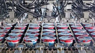 Emmi verarbeitet mittlerweile die Milch jeder vierten Schweizer Milchkuh. (Bild: Schneider Electric / E.T. Studhalter)