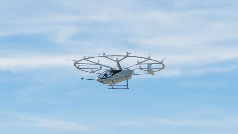 Der Volocity ist ein elektrisch angetriebenes Luftfahrzeug, das autonom fliegen und senkrecht starten und landen kann. Es wird vom deutschen Hersteller Volocopter hergestellt. (Bild: Volocopter)