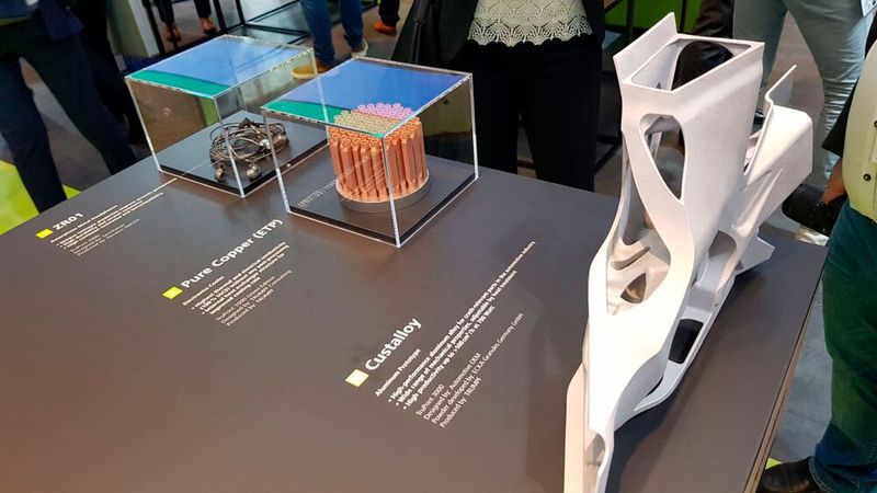 Ebenso informierte Tumpf über neue Werkstoffe für das Laserschmelzen wie Aluminium- und Kupferlegierungen sowie amorphe Metalle. (Bild: D.Quitter / VCG)