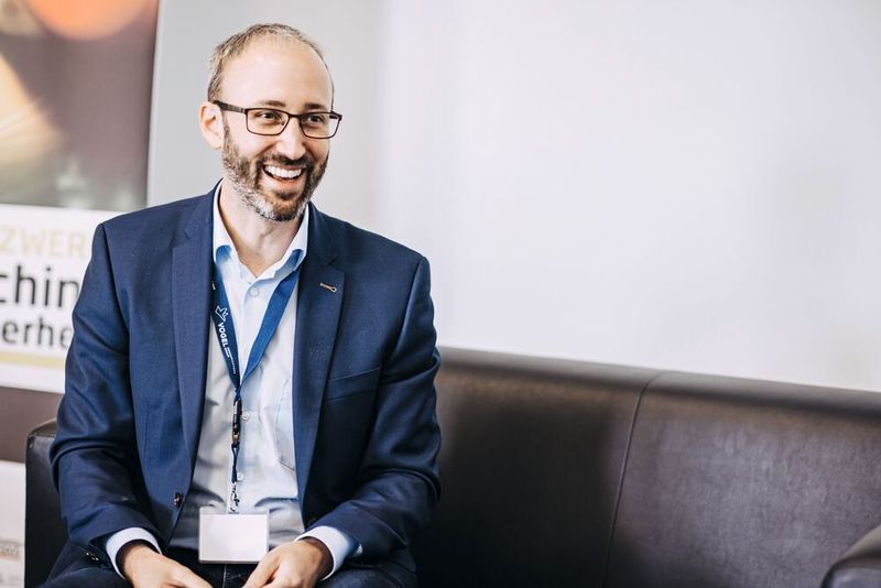 Auch Prof. Dr. Merli von der Hochschule Augsburg kam zum Interview...   (VCG)