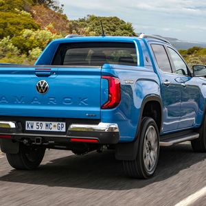 Auf der Heckklappe prangt nun der Modellname.(Bild:  VW)