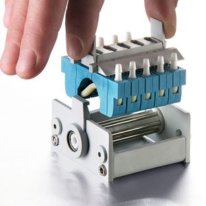 Das Fluidikteil, welches mit dem Fördermedium in Berührung kommt, kann durch einen einfachen Koppelvorgang ausgetauscht werden.