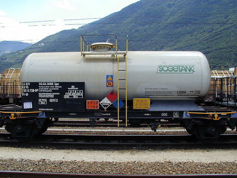 The transport of chemicals, especially hazardous ones, by rail is another common method. (Picture: Wikimedia Commons)