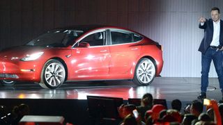 Tesla senkte die Preise für sein Model 3. (Bild: dpa)