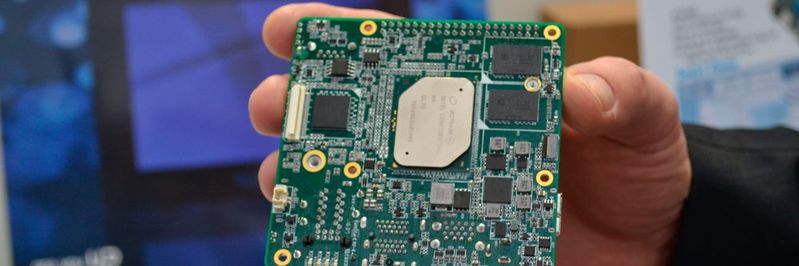 Das brandneue UP² Maker Board ist nicht viel größer als eine Kreditkarte.(Bild:  S. Höffken)
